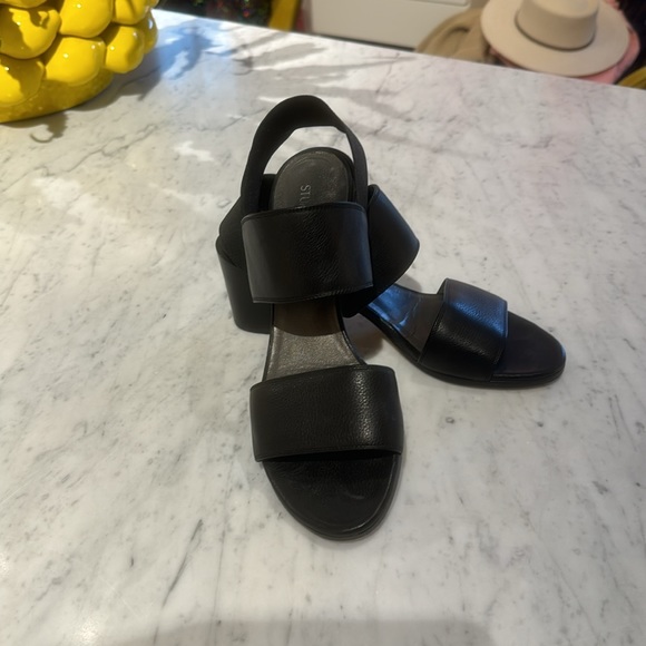 Stuart Weitzman block heel sandals - Picture 5 of 7